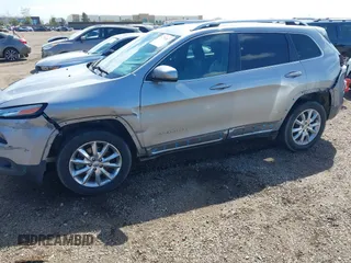 2017 Jeep Cherokee Limited z VIN 1C4PJMDB4HW518815, wystawiony jako IAAI lot #41798567 z przebiegiem 68 332 mil mil oraz . Historia ofert i sprzedaży dostępna na DreamBid. Obrazek 6.