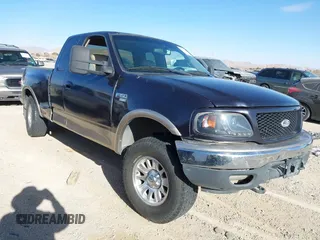 2001 Ford F-150 XL z VIN 1FTRX08LX1KB45733, wystawiony jako IAAI lot #41603454 z przebiegiem 216 274 mil mil oraz . Historia ofert i sprzedaży dostępna na DreamBid. Obrazek 1.