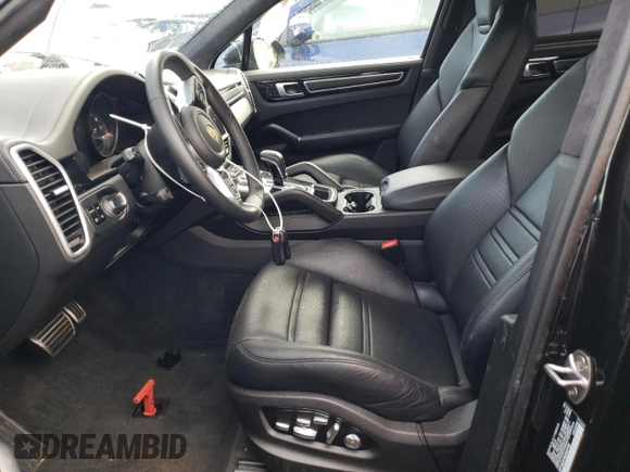 2021 Porsche Cayenne GTS z VIN WP1AG2AY5MDA34108, wystawiony jako Copart lot #36510403 z przebiegiem Nie podano mil oraz . Historia ofert i sprzedaży dostępna na DreamBid. Obrazek 7.