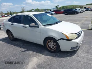 2009 Ford Focus SE with VIN 1FAHP35N49W144218, listed as a IAAI auction lot 41966945 with 207,224 mi miles. Bid and sale history available at carsss.com. Image 1.