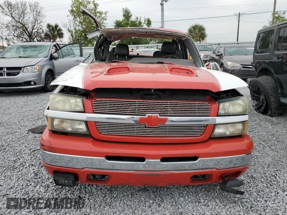 2004 Chevrolet Silverado 1500 LS with VIN 2GCEC19VX41111375, listed as a Copart auction lot 50514175 with 153,701 mi miles and Salvage Title. Bid and sale history available at DreamBid. Image 5.