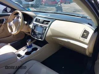 2018 Nissan Altima SR with VIN 1N4AL3AP6JC208575, listed as a IAAI auction lot 41725408 with 115,406 mi miles and . Bid and sale history available at DreamBid. Image 5.