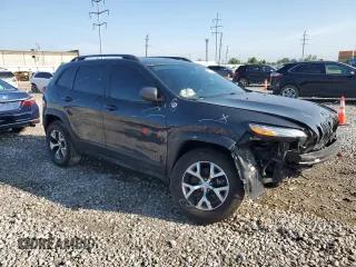 2017 Jeep Cherokee Trailhawk with VIN 1C4PJMBS0HW517406, listed as a Copart auction lot 61254315 with 99,284 mi miles and Clean title. Bid and sale history available at DreamBid. Image 4.