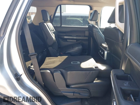 2024 Ford Expedition XLT с VIN 1FMJU1J89REA34338, выставлен на аукционе IAAI как лот 42217647 с пробегом 46 609 миль миль и . История ставок и продаж доступна на DreamBid. Изображение 8.