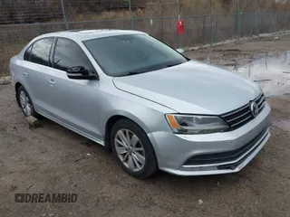 2015 Volkswagen Jetta Sedan 1.8T SE with VIN 3VWD17AJ4FM302117, listed as a IAAI auction lot 41917138 with 122,946 mi miles. Bid and sale history available at carsss.com. Image 1.