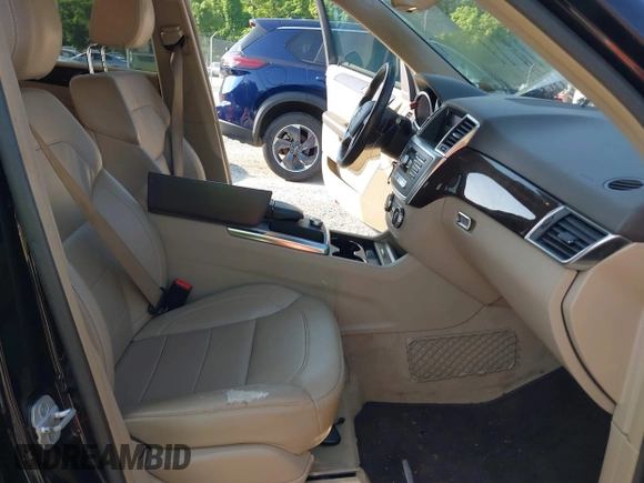 2013 Mercedes-Benz M 350 z VIN 4JGDA5HB7DA242328, wystawiony jako IAAI lot #42379118 z przebiegiem 190 656 mil mil oraz . Historia ofert i sprzedaży dostępna na DreamBid. Obrazek 5.
