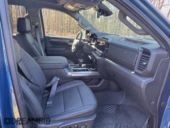 2024 Chevrolet Silverado 1500 with VIN 3GCUDGEL2RG257638, listed as a Copart auction lot 49019625 with 3,277 mi miles and Clean Title. Bid and sale history available at DreamBid. Image 5.