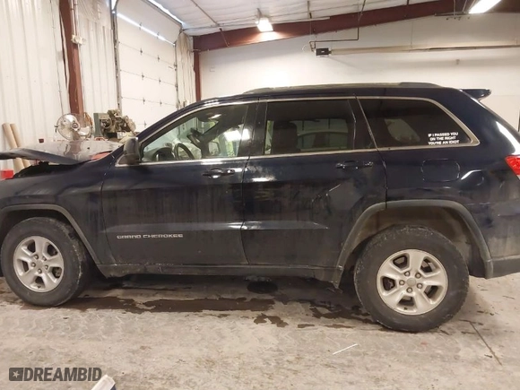 2014 Jeep Grand Cherokee Laredo with VIN 1C4RJFAG7EC272019, listed as a IAAI auction lot 41441132 with 139,825 mi miles. Bid and sale history available at carsss.com. Image 14.