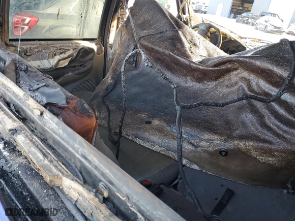 2001 Ford F-150 SuperCrew XLT with VIN 1FTRW08L51KE37549, listed as a Copart auction lot 46435215 with 0 mi miles and Salvage Title. Bid and sale history available at carsss.com. Image 10.