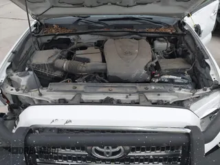 2017 Toyota Tacoma SR5 z VIN 5TFCZ5AN3HX109338, wystawiony jako IAAI lot #41336668 z przebiegiem 95 748 mil mil oraz . Historia ofert i sprzedaży dostępna na DreamBid. Obrazek 10.