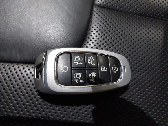 2022 Hyundai Santa Fe Calligraphy with VIN 5NMS54AL4NH440644, listed as a IAAI auction lot 41491812 with 29,671 mi miles. Bid and sale history available at carsss.com. Image 11.