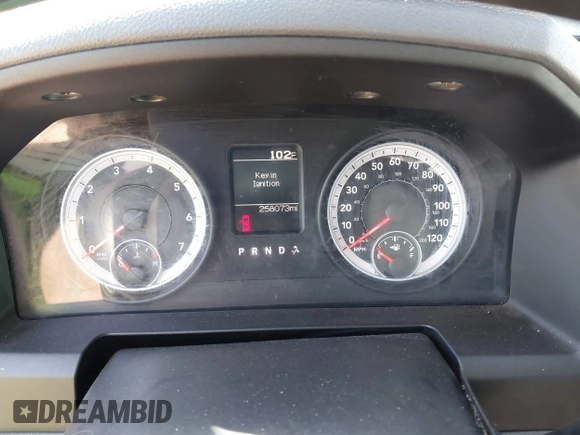 2013 Ram 1500 Express z VIN 1C6RR6FT4DS538235, wystawiony jako IAAI lot #42251497 z przebiegiem 258 073 mil mil oraz . Historia ofert i sprzedaży dostępna na DreamBid. Obrazek 7.
