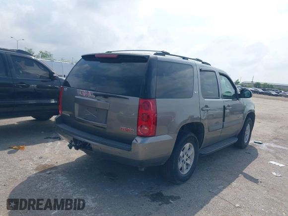 2008 GMC Yukon SLT w/4SB with VIN 1GKFC13J08R137057, listed as a IAAI auction lot 41809980 with 239,105 mi miles. Bid and sale history available at carsss.com. Image 4.