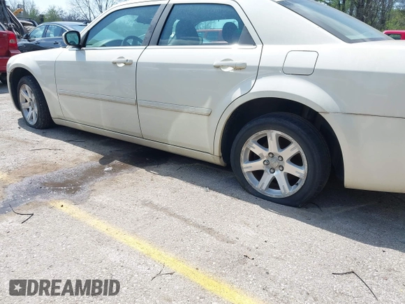 2006 Chrysler 300 with VIN 2C3LA43R16H250237, listed as a IAAI auction lot 42002745 with 157,911 mi miles. Bid and sale history available at carsss.com. Image 6.
