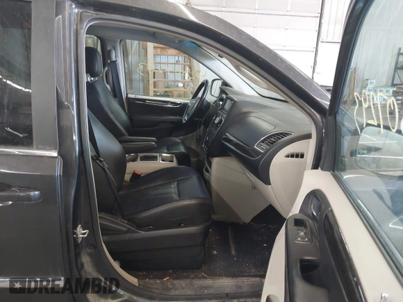 2012 Chrysler Town & Country Touring z VIN 2C4RC1BG3CR350599, wystawiony jako IAAI lot #42307293 z przebiegiem 233 082 mil mil oraz . Historia ofert i sprzedaży dostępna na DreamBid. Obrazek 5.