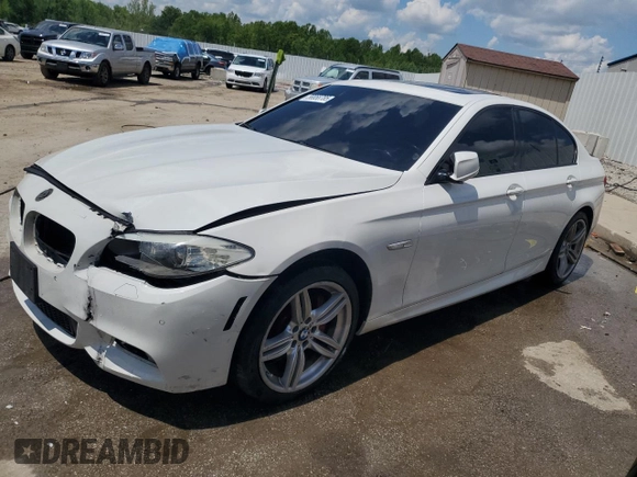2013 BMW 5 Series 535i xDrive z VIN WBAFU7C59DDU73258, wystawiony jako Copart lot #56858785 z przebiegiem Nie podano mil oraz Szkoda całkowita • Salvage title. Historia ofert i sprzedaży dostępna na DreamBid. Obrazek 1.