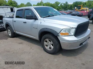 2010 Dodge 1500 SLT z VIN 1D7RV1CP3AS197393, wystawiony jako IAAI lot #42492099 z przebiegiem 238 392 mil mil oraz . Historia ofert i sprzedaży dostępna na DreamBid. Obrazek 1.
