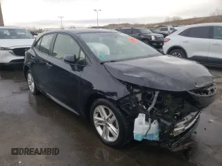 2020 Toyota Corolla Hatchback SE with VIN JTND4RBEXL3075483, listed as a Copart auction lot 77791023 with 30,500 mi miles. Bid and sale history available at carsss.com. Image 4.