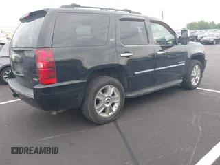 2009 Chevrolet Tahoe LTZ z VIN 1GNFK330X9R130028, wystawiony jako IAAI lot #42113713 z przebiegiem 135 631 mil mil oraz . Historia ofert i sprzedaży dostępna na DreamBid. Obrazek 4.
