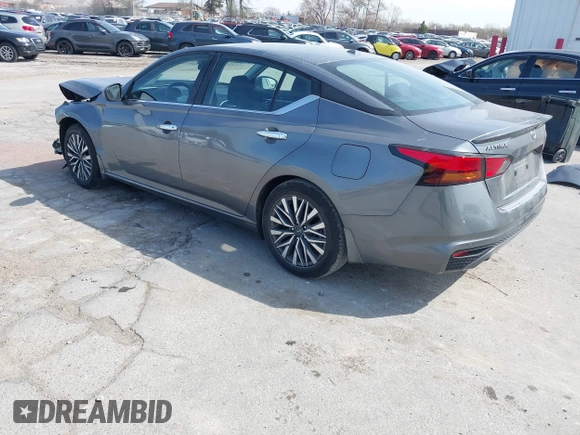 2023 Nissan Altima SV z VIN 1N4BL4DV3PN410873, wystawiony jako IAAI lot #42055332 z przebiegiem 46 121 mil mil oraz . Historia ofert i sprzedaży dostępna na DreamBid. Obrazek 3.