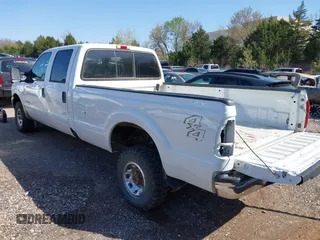 2003 Ford F-350 XL z VIN 1FTSW31P43EC84132, wystawiony jako IAAI lot #41940181 z przebiegiem 317 688 mil mil oraz . Historia ofert i sprzedaży dostępna na DreamBid. Obrazek 3.