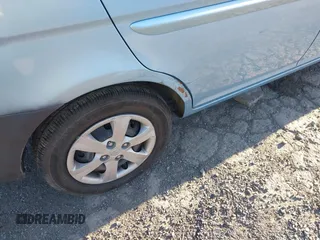 2009 Hyundai Accent Auto GLS с VIN KMHCN46C19U307685, выставлен на аукционе IAAI как лот 41266598 с пробегом 107 216 миль миль и . История ставок и продаж доступна на DreamBid. Изображение 6.