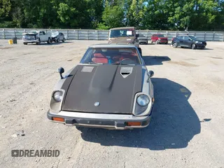 1983 Datsun 280ZX z VIN JN1HZ04S9DX573578, wystawiony jako IAAI lot #42516151 z przebiegiem 135 572 mil mil oraz . Historia ofert i sprzedaży dostępna na DreamBid. Obrazek 12.