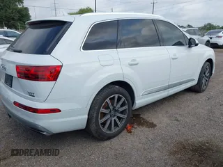 2017 Audi Q7 Premium Plus with VIN WA1LAAF71HD024553, listed as a IAAI auction lot 42165924 with Not provided miles and . Bid and sale history available at DreamBid. Image 4.