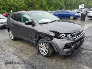 2022 Jeep Compass Latitude Lux with VIN 3C4NJDFB7NT181210, listed as a Copart auction lot 56171175 with 42,794 mi miles and Salvage title. Bid and sale history available at DreamBid. Image 4.