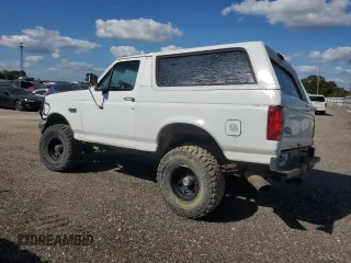 1992 Ford Bronco XL with VIN 1FMEU15N8NLA71761, listed as a Copart auction lot 61508904 with 181,426 mi miles and Clean Title. Bid and sale history available at DreamBid. Image 2.