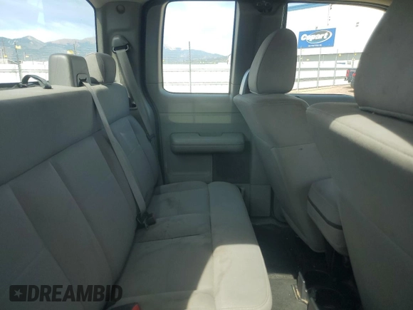 2006 Ford F-150 STX с VIN 1FTRX14W56KC59300, выставлен на аукционе Copart как лот 66748755 с пробегом 252 740 миль миль и Чистый • Clean title. История ставок и продаж доступна на DreamBid. Изображение 10.