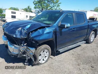 2020 Chevrolet Silverado 1500 LT z VIN 1GCUYDED0LZ330282, wystawiony jako IAAI lot #42091221 z przebiegiem 40 320 mil mil oraz . Historia ofert i sprzedaży dostępna na DreamBid. Obrazek 17.