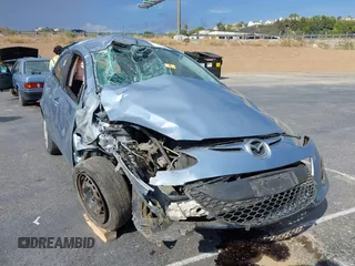 2013 Mazda 2 Sport z VIN JM1DE1KZ4D0163423, wystawiony jako IAAI lot #40404598 z przebiegiem Nie podano mil oraz . Historia ofert i sprzedaży dostępna na DreamBid. Obrazek 6.
