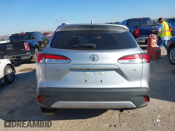 2023 Toyota Corolla Cross LE z VIN 7MUCAAAG5PV051857, wystawiony jako IAAI lot #41662222 z przebiegiem 43 394 mil mil oraz . Historia ofert i sprzedaży dostępna na DreamBid. Obrazek 16.