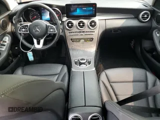 2019 Mercedes-Benz C 300 z VIN 55SWF8DB5KU314619, wystawiony jako Copart lot #58915565 z przebiegiem 72 203 mil mil oraz Szkoda całkowita • Salvage title. Historia ofert i sprzedaży dostępna na DreamBid. Obrazek 8.
