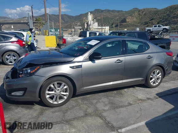 2013 Kia Optima EX z VIN 5XXGN4A70DG252497, wystawiony jako IAAI lot #42145025 z przebiegiem 90 867 mil mil oraz . Historia ofert i sprzedaży dostępna na DreamBid. Obrazek 15.