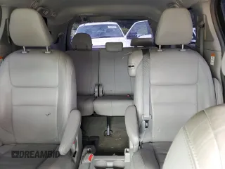 2019 Toyota Sienna XLE Auto Access Seat с VIN 5TDYZ3DC6KS966299, выставлен на аукционе Copart как лот 59930355 с пробегом 92 853 миль миль и Списание • Salvage title. История ставок и продаж доступна на DreamBid. Изображение 10.