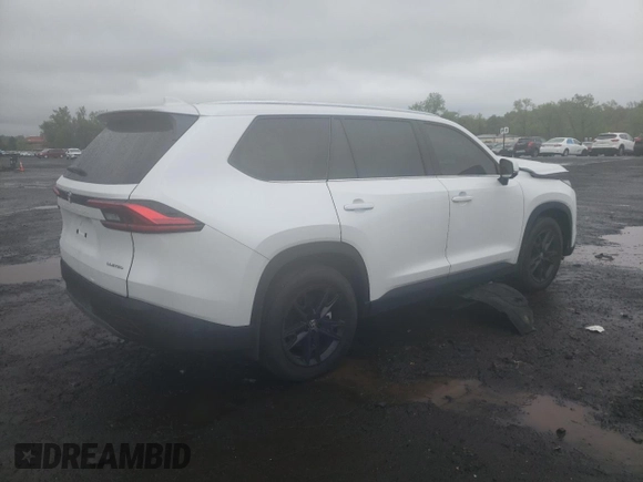 2024 Toyota Highlander XLE with VIN 5TDAAAB56RS056857, listed as a Copart auction lot 55140015 with 11,832 mi miles and Salvage title. Bid and sale history available at DreamBid. Image 3.