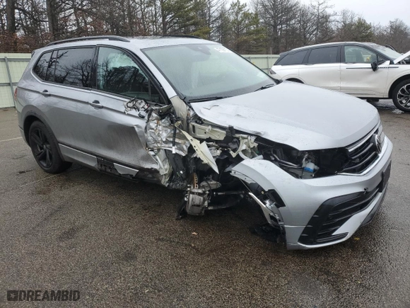 2024 Volkswagen Tiguan SE R-Line Black with VIN 3VV8B7AX5RM059395, listed as a Copart auction lot 47109115 with 5,652 mi miles and Salvage Title. Bid and sale history available at carsss.com. Image 4.