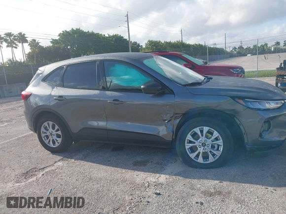 2025 Ford Escape Active with VIN 1FMCU0GN8SUA16537, listed as a IAAI auction lot 41940704 with 359 mi miles. Bid and sale history available at carsss.com. Image 13.