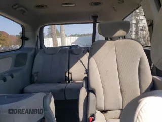2007 Kia Sedona LX with VIN KNDMB233176190864, listed as a Copart auction lot 77267064 with 205,149 mi miles and Salvage Title. Bid and sale history available at carsss.com. Image 10.