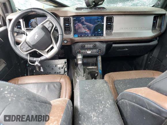 2023 Ford Bronco z VIN 1FMEE5DP1PLB38727, wystawiony jako Copart lot #62945695 z przebiegiem 25 342 mil mil oraz Szkoda całkowita • Salvage title. Historia ofert i sprzedaży dostępna na DreamBid. Obrazek 8.