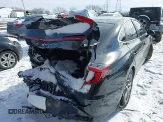 2020 Hyundai Sonata SEL z VIN 5NPEL4JAXLH055817, wystawiony jako IAAI lot #41606781 z przebiegiem 88 000 mil mil oraz . Historia ofert i sprzedaży dostępna na DreamBid. Obrazek 4.