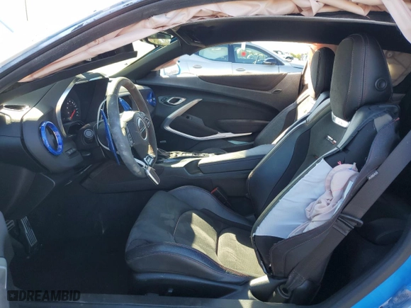 2022 Chevrolet Camaro ZL1 with VIN 1G1FK1R63N0122921, listed as a Copart auction lot 70043244 with 18,236 mi miles and Salvage Title. Bid and sale history available at carsss.com. Image 7.