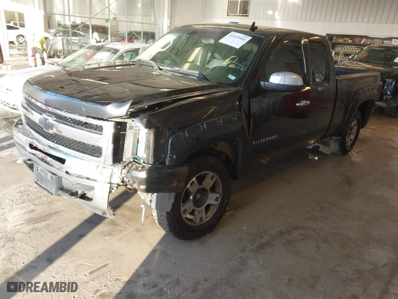 2010 Chevrolet Silverado 1500 LT with VIN 1GCSKSE31AZ155171, listed as a IAAI auction lot 41619404 with 209,422 mi miles. Bid and sale history available at carsss.com. Image 17.
