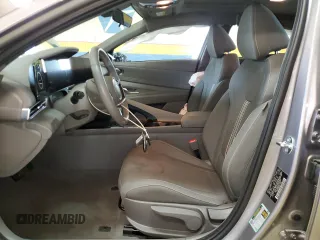 2025 Hyundai Elantra SEL Convenience z VIN KMHLS4DG4SU893058, wystawiony jako Copart lot #60174935 z przebiegiem 16 187 mil mil oraz Czysty tytuł • Clean title. Historia ofert i sprzedaży dostępna na DreamBid. Obrazek 7.
