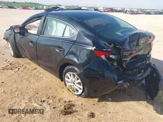 2018 Mazda 3 Sport z VIN 3MZBN1U76JM172939, wystawiony jako IAAI lot #42189372 z przebiegiem Nie podano mil oraz . Historia ofert i sprzedaży dostępna na DreamBid. Obrazek 15.