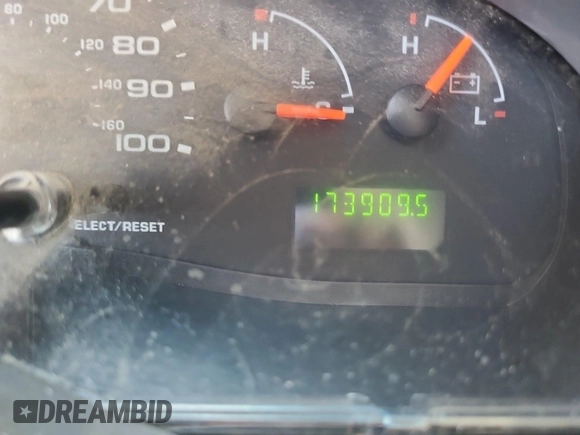 2007 Ford Econoline Cargo Commercial with VIN 1FTNE24L27DA70867, listed as a IAAI auction lot 42715633 with 173,909 mi miles and . Bid and sale history available at DreamBid. Image 7.