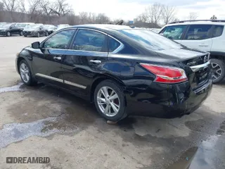 2015 Nissan Altima 2.5 S with VIN 1N4AL3AP6FC135800, listed as a IAAI auction lot 41750746 with 136,471 mi miles. Bid and sale history available at carsss.com. Image 3.