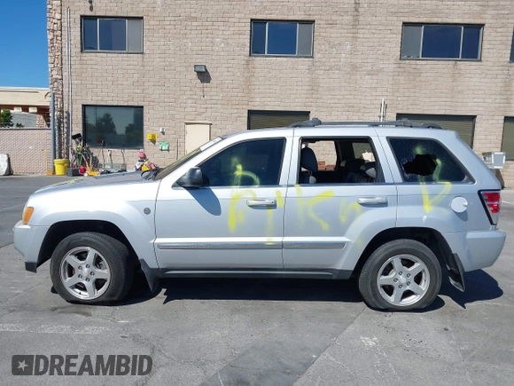 2005 Jeep Grand Cherokee Limited with VIN 1J4HR58N55C561719, listed as a IAAI auction lot 42648942 with 70,106 mi miles and . Bid and sale history available at DreamBid. Image 13.